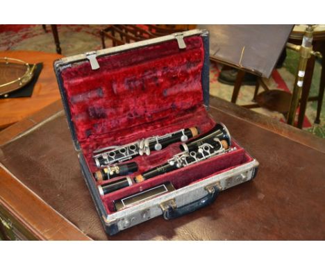 A King Tempo clarinet, cased.