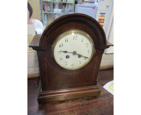 An Edwardian mahogany mantle clock 