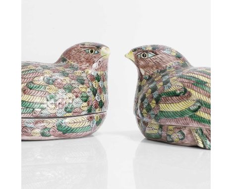 A pair of Chinese famille verte boxes and covers, Republic period (1912-1949), each in the shape of a quail, with its head tu