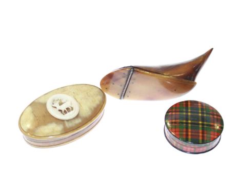 Scottish horn snuff box, tartanware snuff box and early 19th Century 'hoof' snuff box (3)