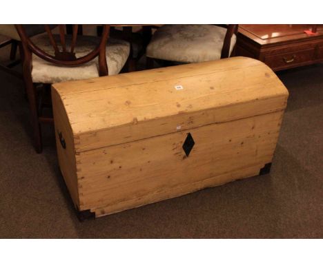 Pine dome topped trunk
