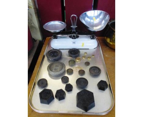 AVERY SCALES AND ASSORTED WEIGHTS