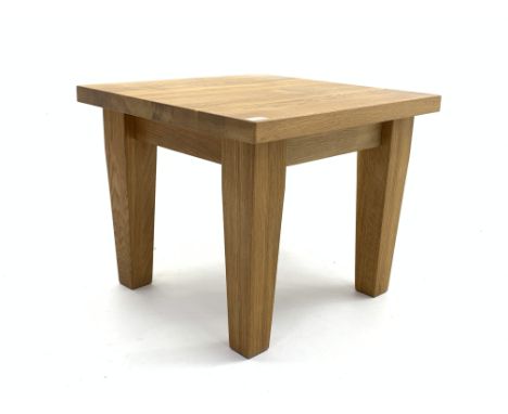 Modern solid light oak side lamp table, square top, raised on square tapering supports, 60cm x 60cm, H51cm Condition Report &