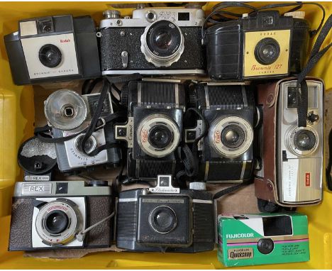 One box of various vintage cameras (10)