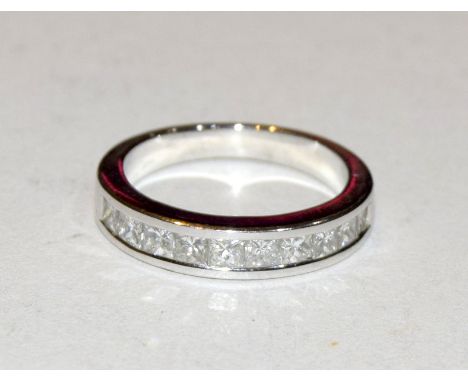 18ct white gold diamond half eternity ring with 10 stones. Approx 0.35ct. Size K