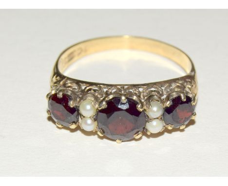 9ct Gold Ladies Antique set Opal and Garnet ring size T