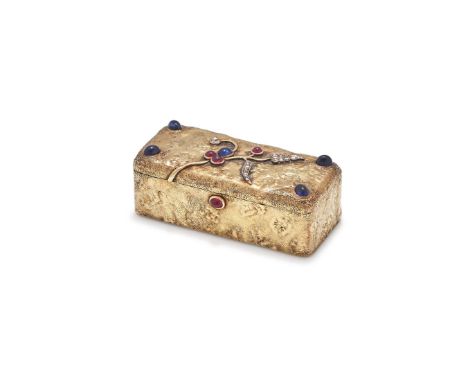 A RUSSIAN GEM SET GOLD BOX WORKMASTER AH, ST. PETERSBURG PRE-1899 The rectangular box of hammered finish applied with a folia