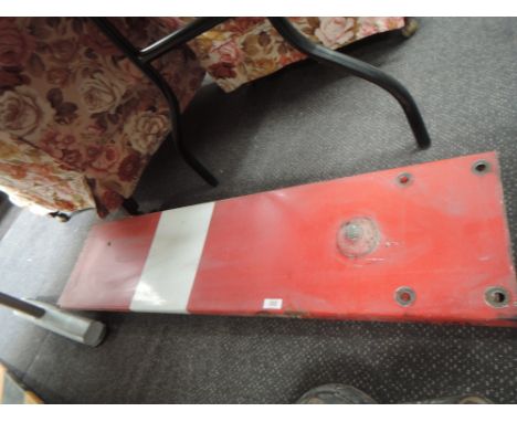 Two enamel railway stop sinal arms in red and white