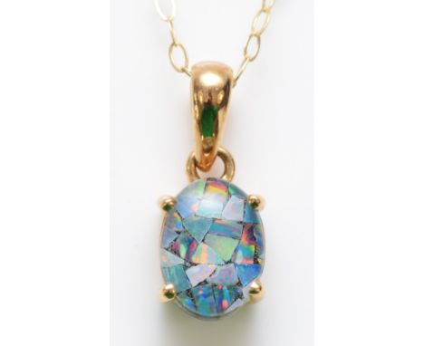 A 9ct gold mounted opal triplet pendant, chain, 1.1gm 