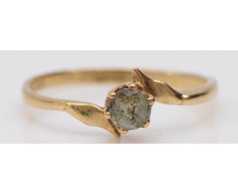 A 9ct gold and topaz single stone ring, N, 1.1gm 