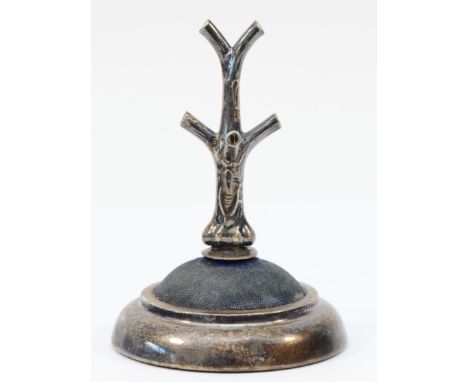 An Edwardian silver ring tree/hat pin stand, Birmingham 1905, 9cm, loaded. 