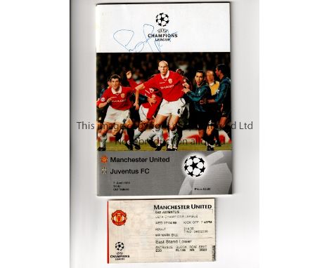 MANCHESTER UNITED / JAAP STAM AUTOGRAPH    Programme, autographed at the top of the front cover and ticket for the home Champ