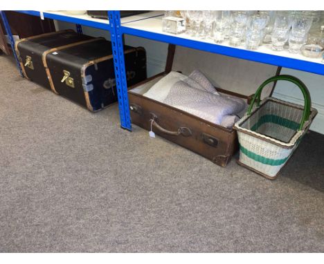 Travelling trunk, vintage leather suitcase, quilt and basket (4).
