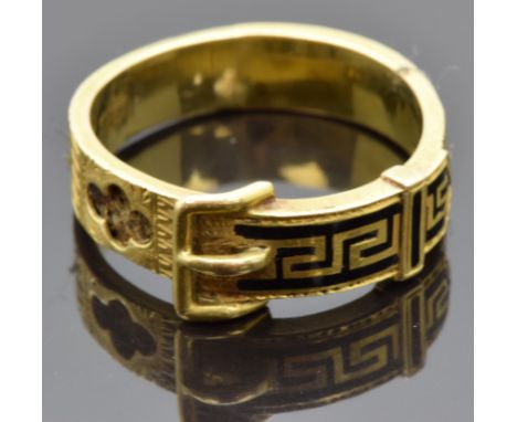 Victorian 18ct gold mourning buckle ring set with plaited hair in sections and with black enamel Greek key decoration, size T