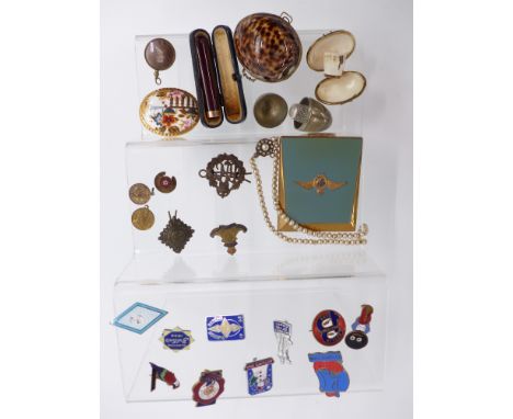9ct gold and amber cheroot holder, military badges, guilloché enamel brooch, RAF sweetheart compact, Butlins badges, Charles 