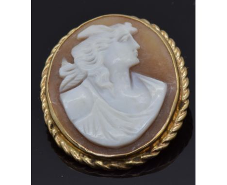 A 9ct gold cameo depicting portrait profile of a man, 3.8 x 3cm
