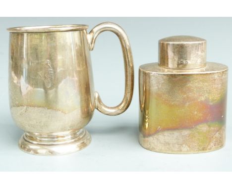 George V hallmarked silver tankard, Sheffield 1935 maker&nbsp;Viner's Ltd, height 10cm weight 197g together with a George V h