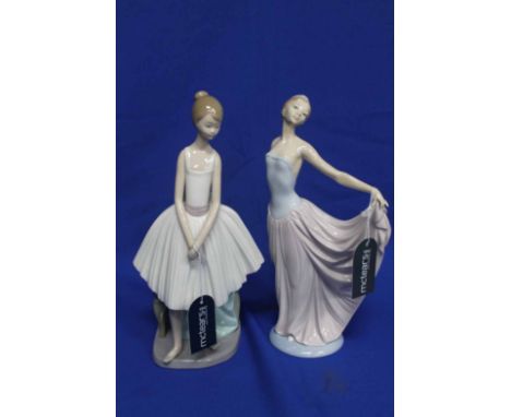 LLADRO FIGURE OF A FEMALE AND A NAO FEMALE FIGURE