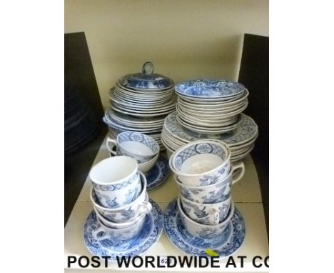 A collection of blue and white dinner and tea ware to include Spode Blue Italian pattern