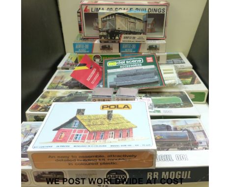 Fifteen Airfix model train kits and accessories, all in original boxes 