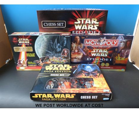 Four Star Wars games, Episode I chess set, Parker Brothers Saga edition chess set, Hasbro Battle for Naboo 3D action game and