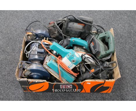 A box of power tools, Wolf Sander and circular saw, Bench grinder etc 