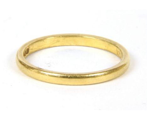 A 22ct gold D-shaped wedding ring, 2.05g