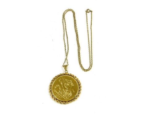 Coins , Great Britain, Victoria (1837-1901) Five Pounds, 1887, in a mount with rope twist edge, the bail marked 14K and on an