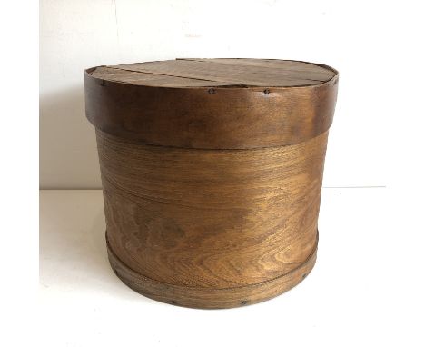 Kitchenalia: a large vintage Canadian bentwood cheese box - of drinks table size, 42cm diameter, 34cm high.