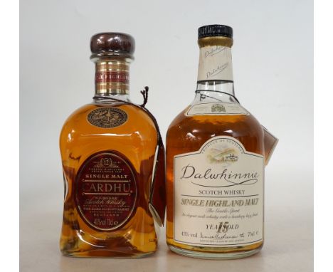 DALWHINNIE 15YO & CARDHU 12YO
DALWHINNIE 15 YEAR OLD Single Malt Scotch Whisky.  75cl.  43% abv.  An older example of this Cl