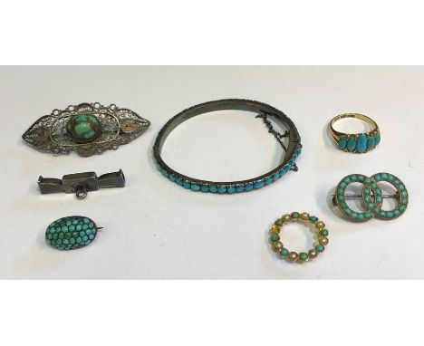 A Victorian 18ct yellow gold ring set with five oval turquoise cabochons, size 0 to/w an assortment of other turquoise-set je