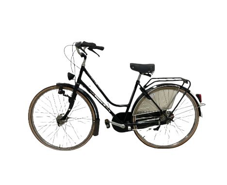 Royal class Manchester - Vintage Ladies three speed bicycle, 21" frame 