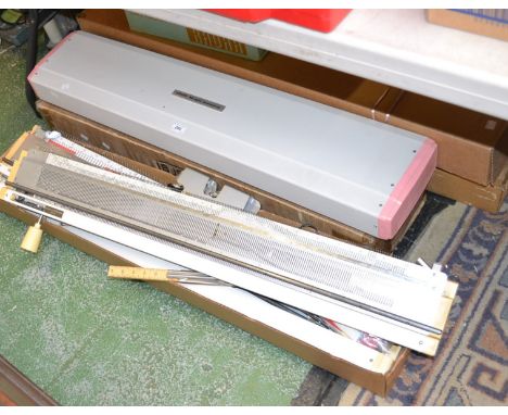 Knitting machines Singer magic memory; Busch; others (5)