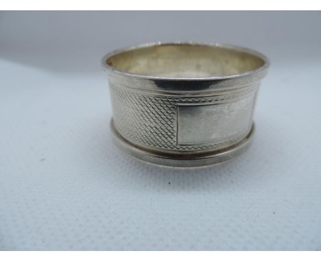 Silver Napkin Ring with Engine Turned Decoration - Vacant Cartouche - 15gms 