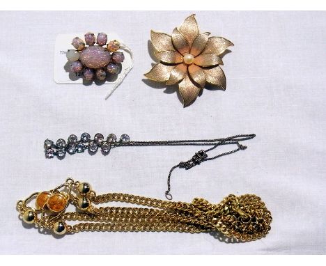 Costume jewellery, a brooch of faux opals, a gold-coloured metal petal flower with faux pearl to centre, a chain necklace and