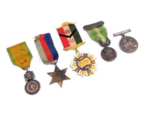 A WWI War medal, named to A.SJT. Osbourne, Bedford Regiment, 9103, WWII 11939-45 Star, French Morocco medal, with Oudjva clas