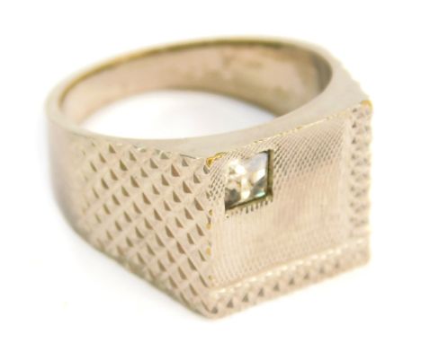 A gent's signet ring, in steel with paste stone, ring size W½. 