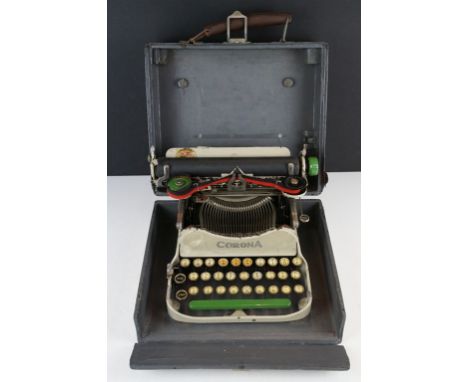 Early-to-mid 20th century Corona typewriter, housed within a wooden case. (Typewriter measures approx 27cm wide) 