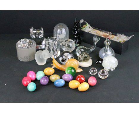 Collection of glass to include Swarovski animal figurines, Tweedsmuir glass sheep, Caithness, murano glass sweets etc. 