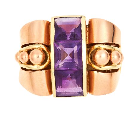 VINTAGE AMETHYST DRESS RING set with square cut amethyst in vintage gold design, size Q / 8, 11.3g.