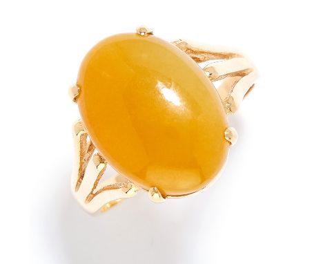 HONEY YELLOW JADE DRESS RING set with a cabochon honey yellow jade, size P / 8, 4.9g.