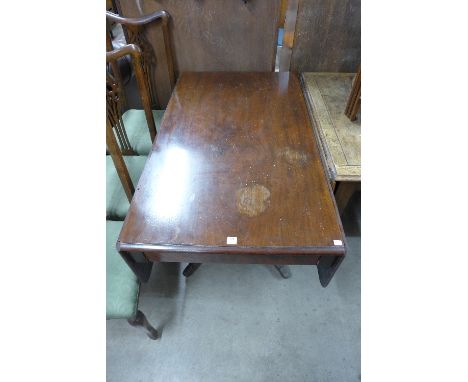 A William IV mahogany sofa table