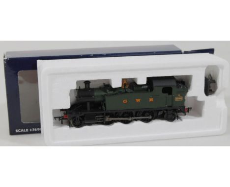 A Bachmann Branch Line OO gauge locomotive 32-135A Great Western Railways locomotive, 5cm high. (boxed)