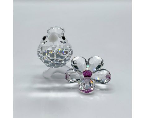 Part of the Feathered Beauties collection. Faceted clear crystal figure has a frosted crystal beak and Jet crystal eyes sitti