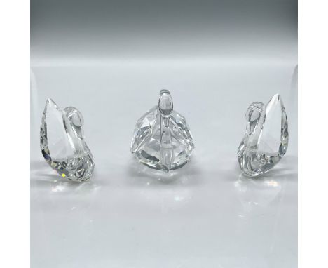 Elegant, faceted swans with smooth crystal necks. Lot includes 010006 2.25"L x 1.25"W x 1.75"H and 2 - 1075309 1.5"L x 1"W x 
