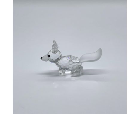 Part of the Woodland Friends collection. Depicts a tiny fox in clear crystal with frosted nose and tail. Black crystal eyes a