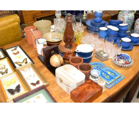 A quantity of various sundry glass and china to include a pair of world globe bookends, a wooden table lamp, terracotta utens