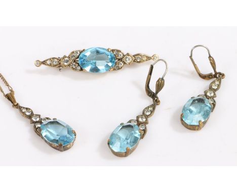 Suit of early 20th century jewellery to include necklace, brooch and pair of drop earrings, the suit set with brilliant cut p