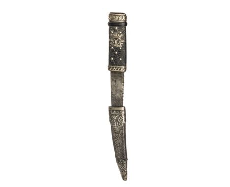 An officer’s skean dhu of The Argyll & Sutherland Highlanders,  SE blade 4” (tip broken), scalloped along half the back edge,