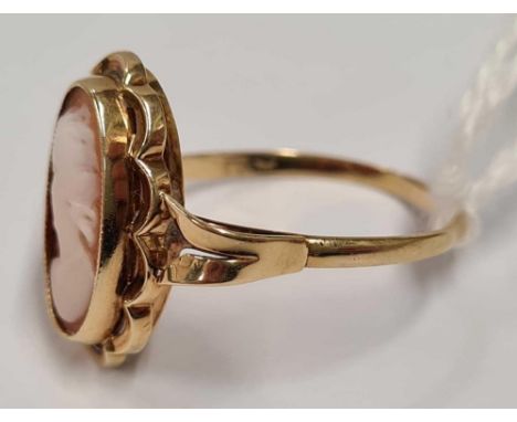 9ct CAMEO RING, SIZE 'P'